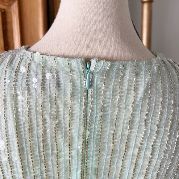 NWT Mac Duggal 5502 Green Sequined Wrap Over Ruffled Cap Sleeve Gown Green 8 - Picture 6 of 11